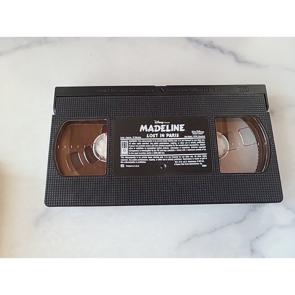 Disney~Madeline Lost in Paris~VHS Movie with Case~1999~Pre-Owned - Picture 3 of 10